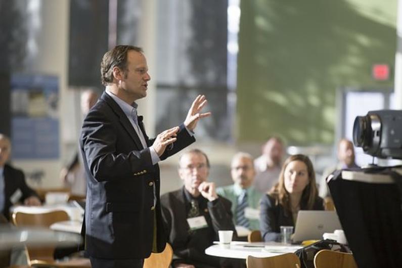 Consecutive interpreting: tips for speakers with subsequent translation Consecutive interpreting London UK Europe